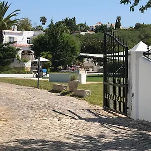 Casa Beachcomber Le Jardin Des Arts Lagos